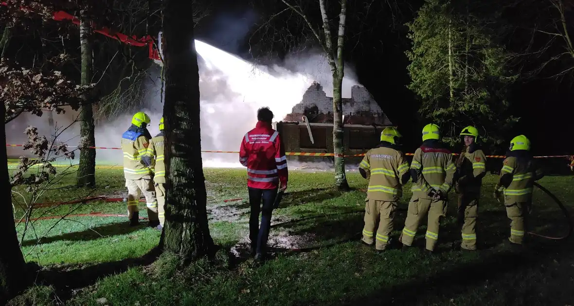 Uitslaande brand in leegstaande woning - Foto 2