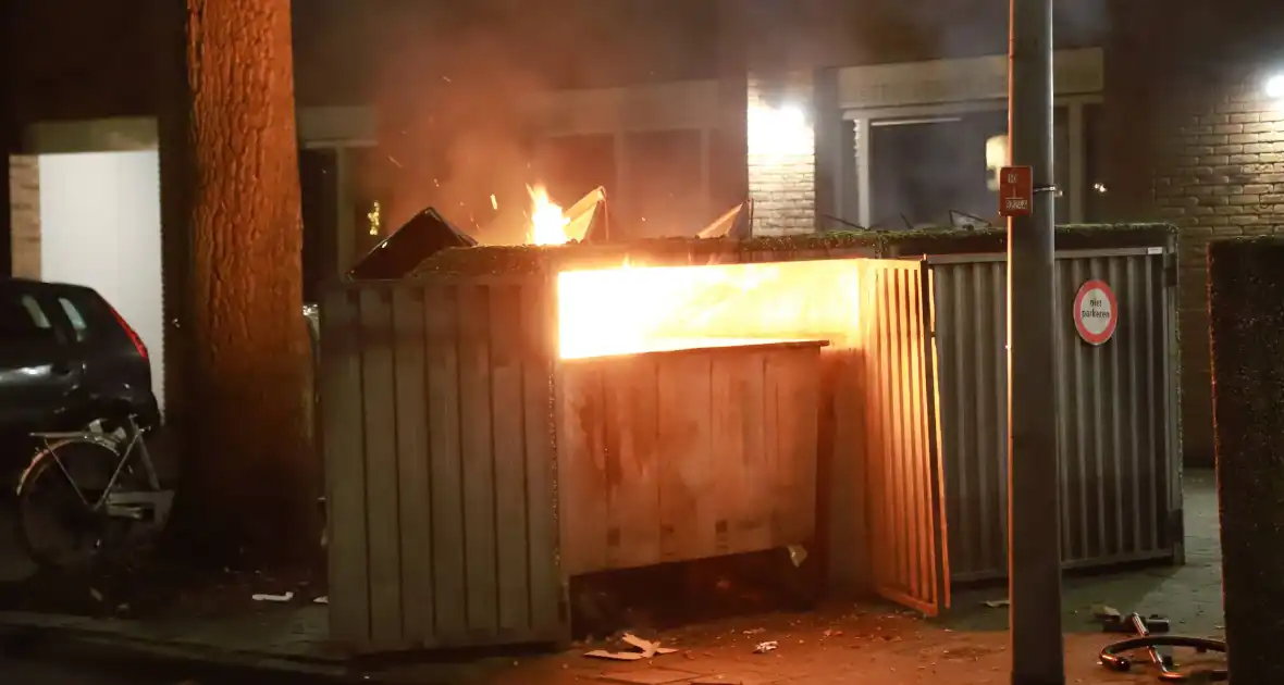 Containers verwoest door brand