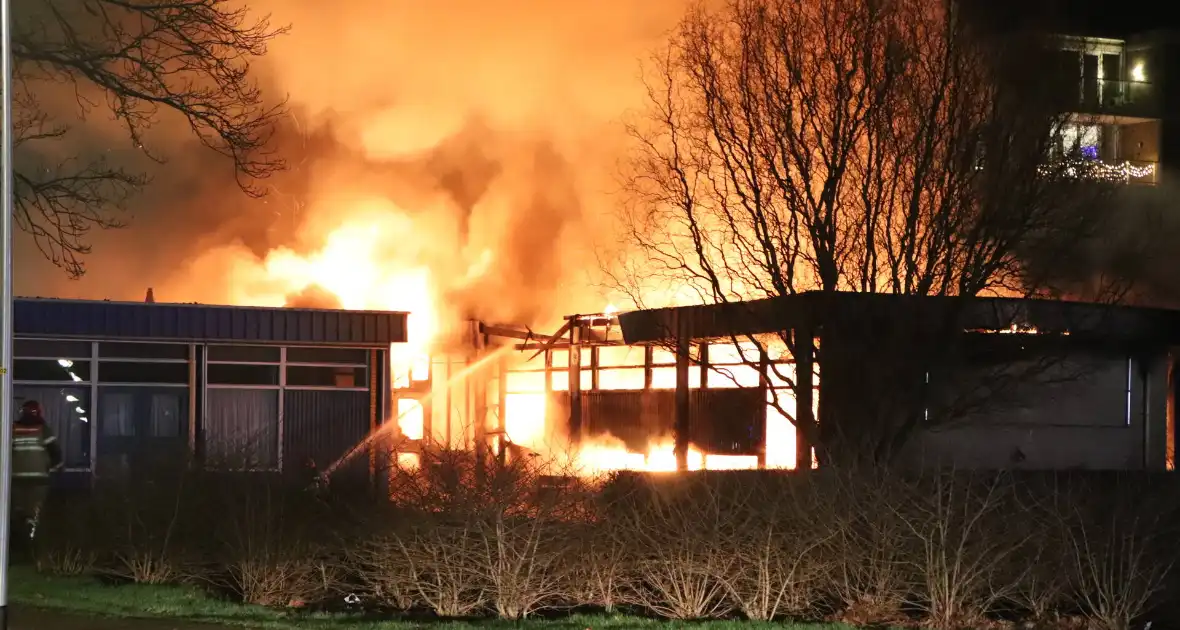 Uitslaande brand in buurthuis - Foto 4