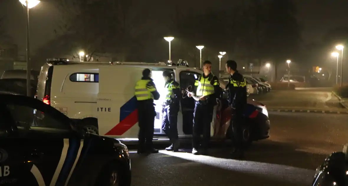 EOD ingezet voor aantreffen vuurwerk na vernielingen bij school - Foto 2