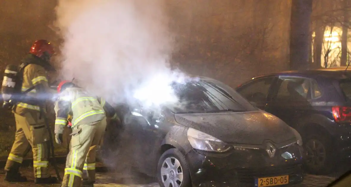 Personenauto volledig uitgebrand - Foto 2