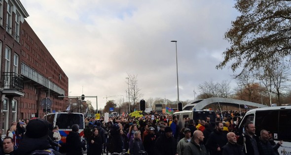 Duizenden demonstranten aanwezig bij Westerpark