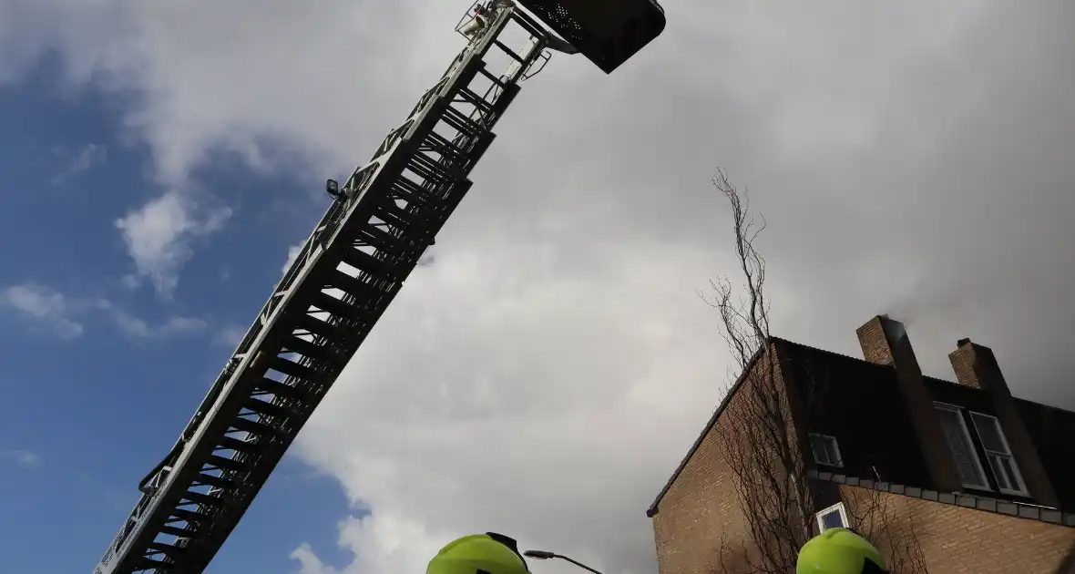 Veel rook bij brand in schoorsteen - Foto 2