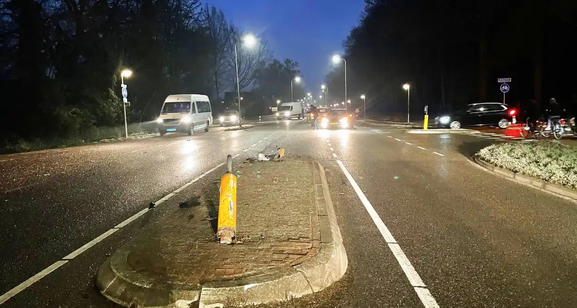 Automobilist verliest macht over het stuur en vliegt over vluchtheuvel