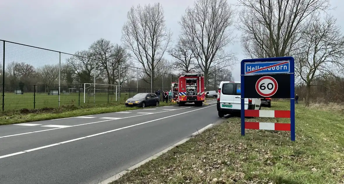 Frontale aanrijding tussen auto en bestelbus - Foto 2