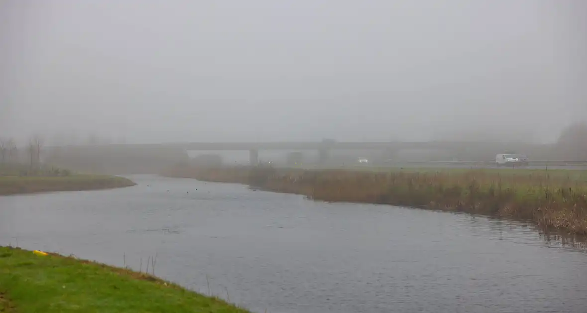 Dichte mist in midden van Nederland - Foto 4