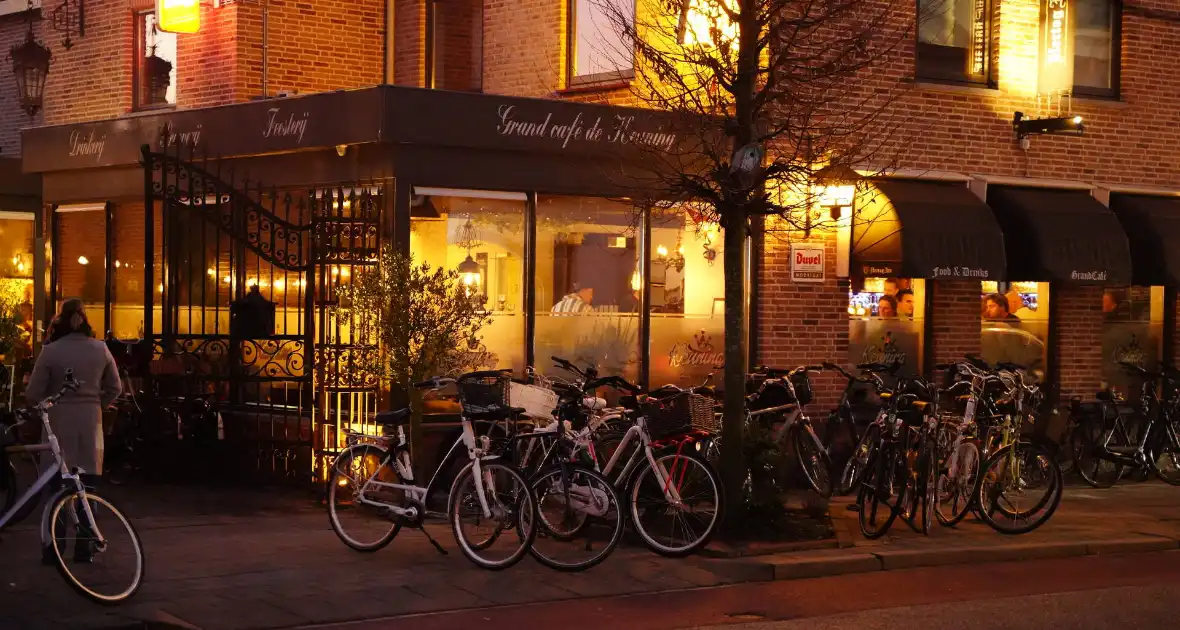 Cafés openen deuren uit protest - Foto 3