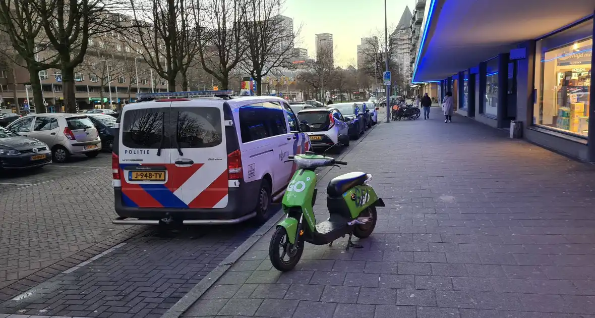 Politie doet onderzoek naar overval op drogisterij - Foto 4