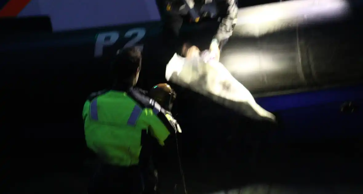 Politie verricht zoektocht in water door tas met menselijke schedels - Foto 2