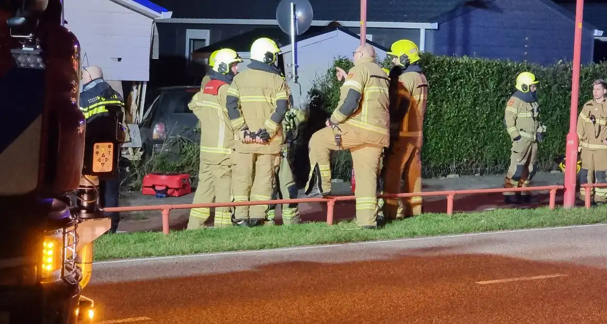 Automobilist ramt stacaravan en schuur - Foto 5