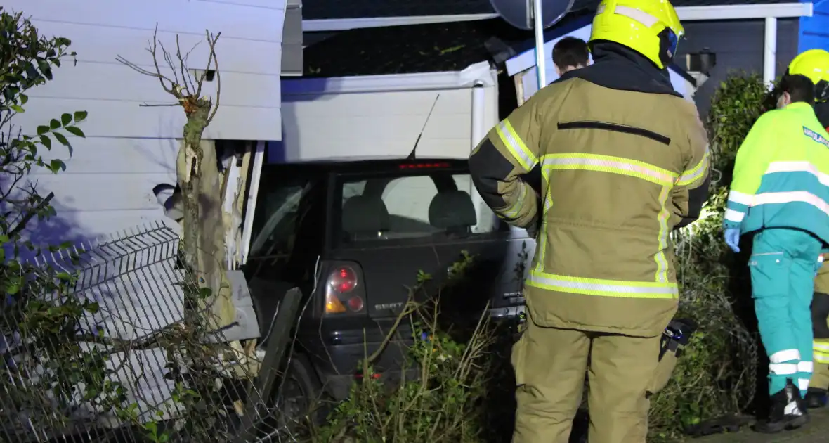 Automobilist ramt stacaravan en schuur - Foto 8