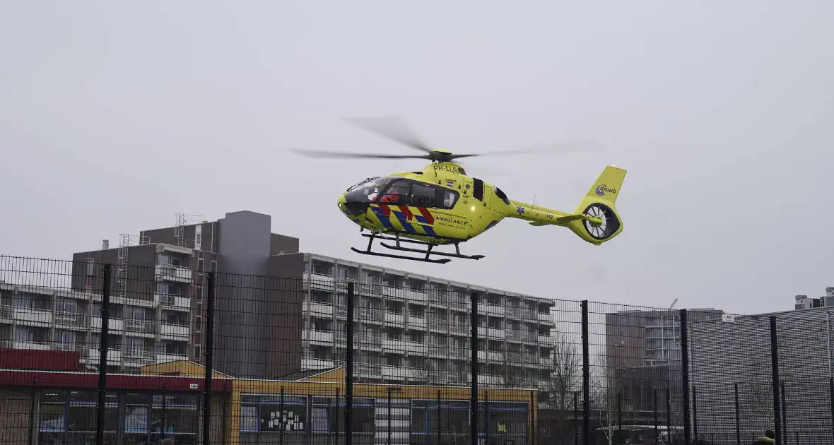 Traumahelikopter landt voor incident bij Gouwestein - Foto 4