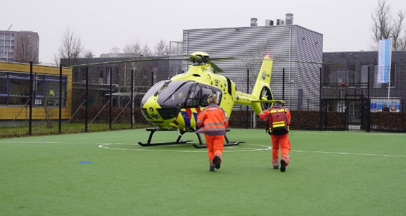 Traumahelikopter landt voor incident bij Gouwestein - Afbeelding 5