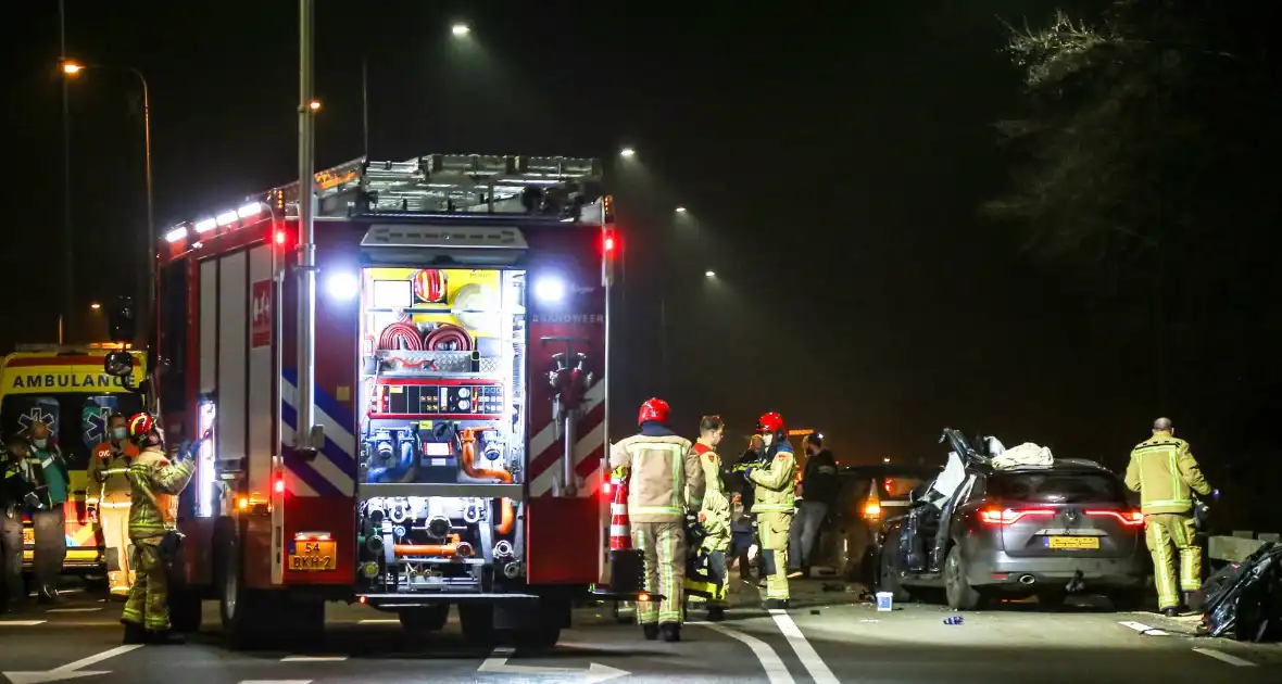 Gewonde bij ongeval tussen meerdere voertuigen - Foto 1