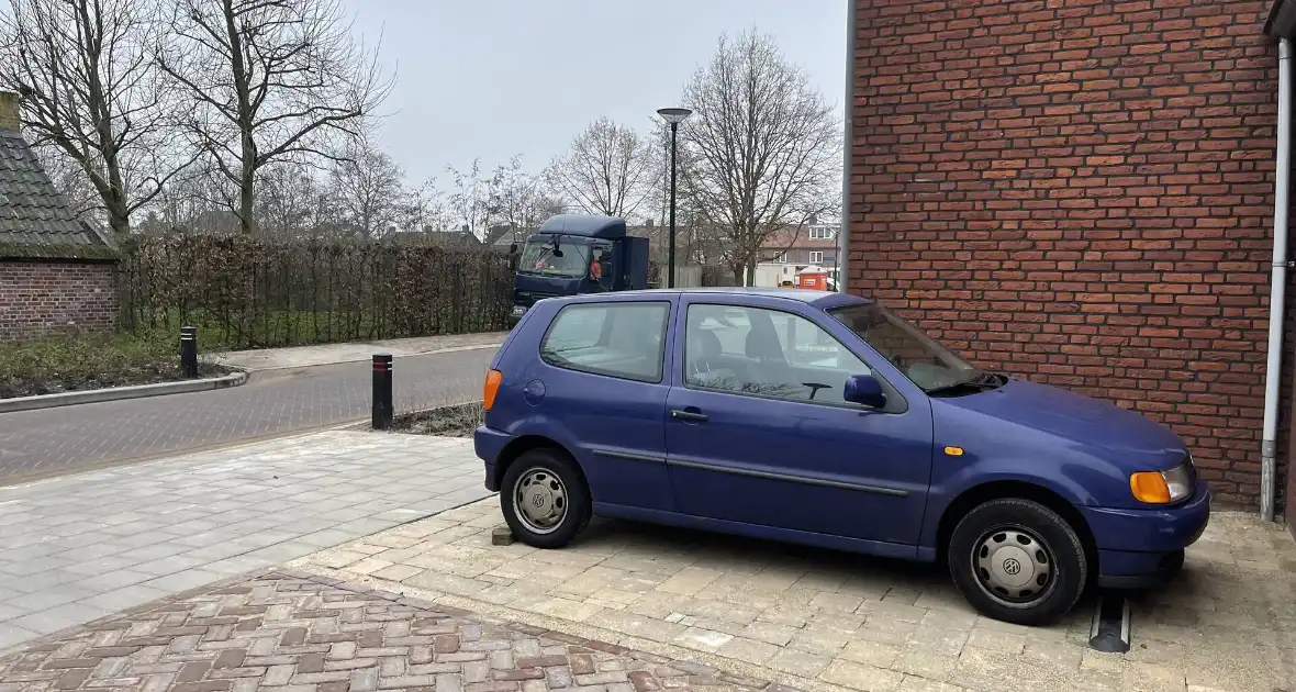 Dief steelt katalysators onder auto vandaan - Foto 3