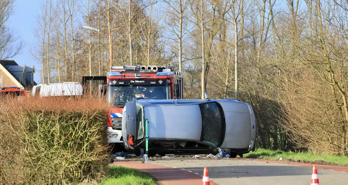 Persoon zwaargewond bij eenzijdig ongeval - Foto 1