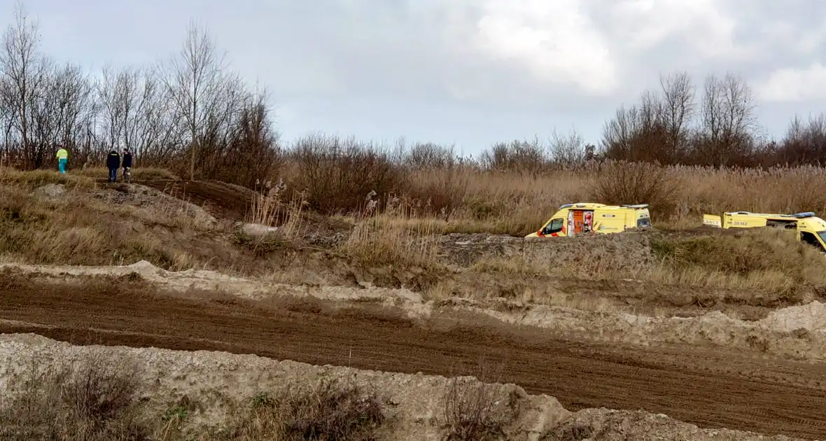 Twee motorcrosser zwaargewond bij botsing - Foto 2