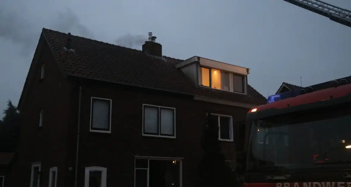 Veel schade aan woning vanwege brand in slaapkamer - Foto 1