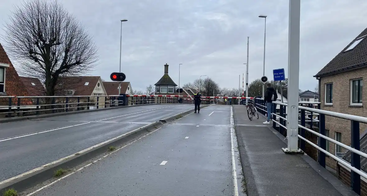 Verkeer staat vast voor Woubrugsebrug in storing