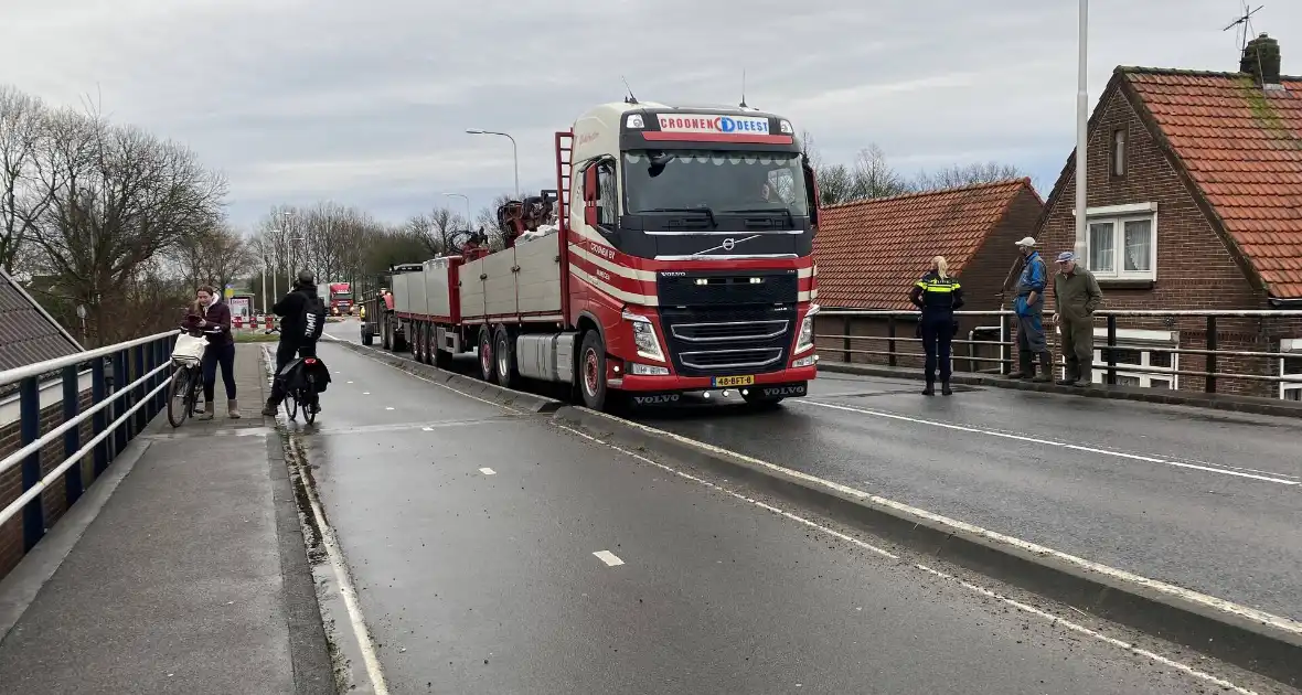 Verkeer staat vast voor Woubrugsebrug in storing - Foto 2