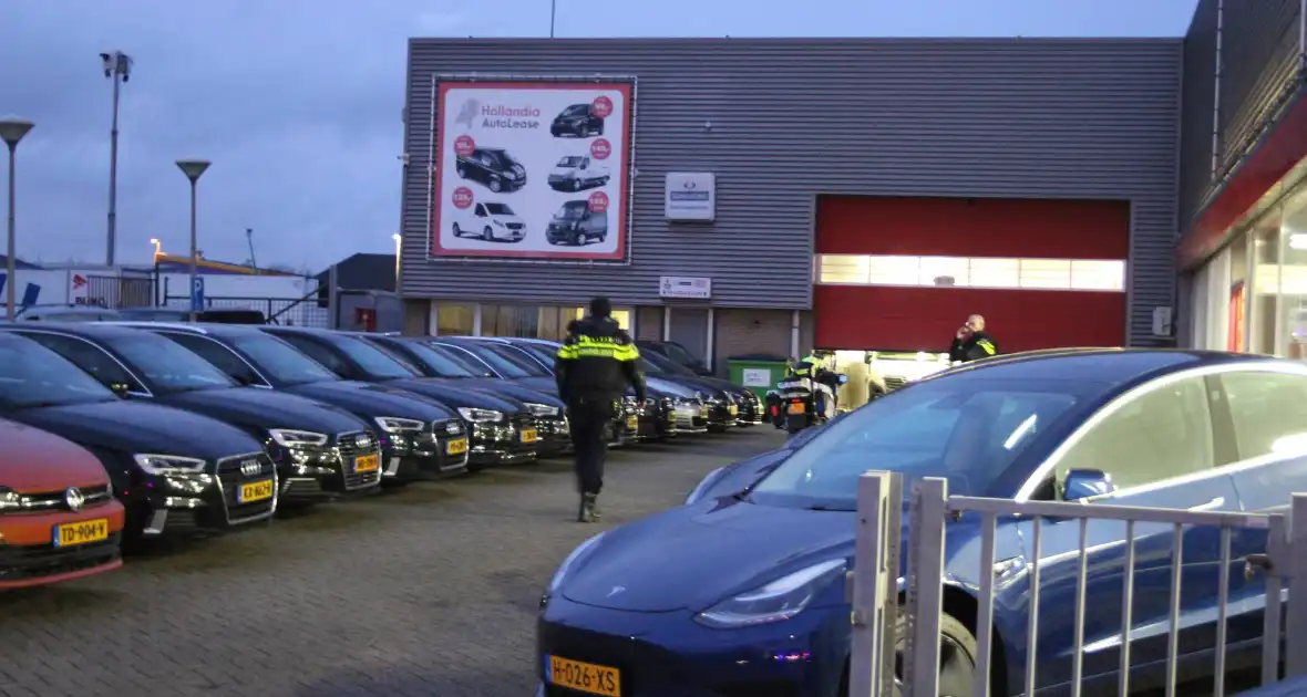 Politie doet onderzoek naar overval op Hollandia Automotive