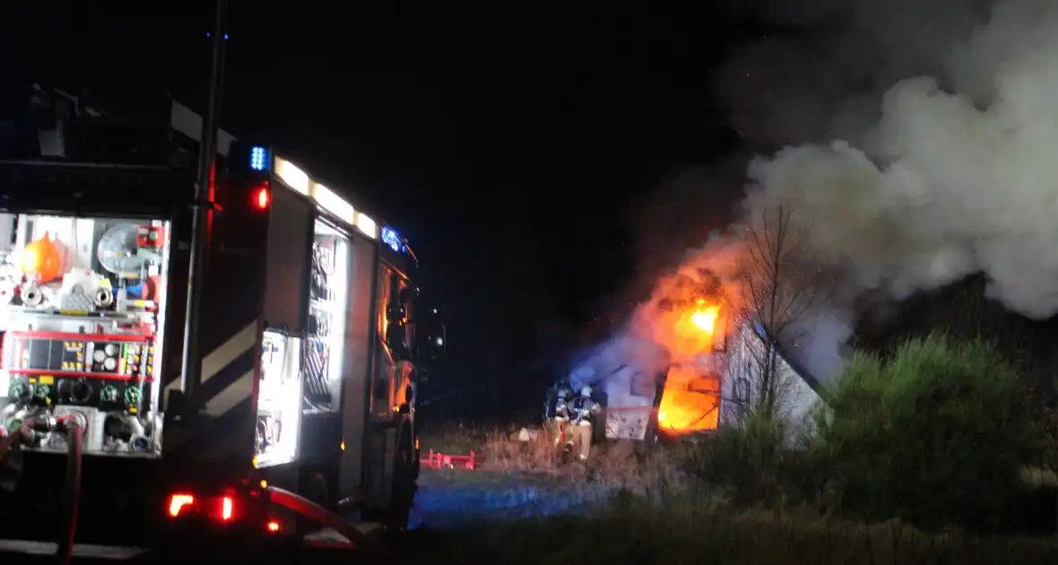 Veel rookontwikkeling bij uitslaande brand - Foto 10