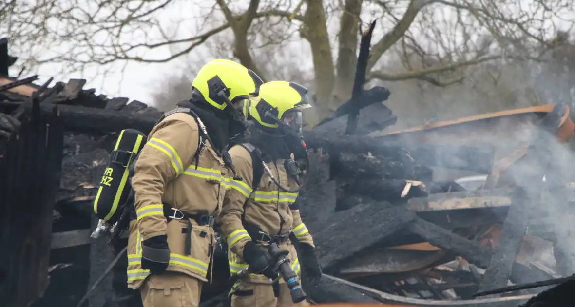 Grote brand verwoest schuur - Foto 2