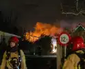 Flinke vlammen bij brand in gebouw