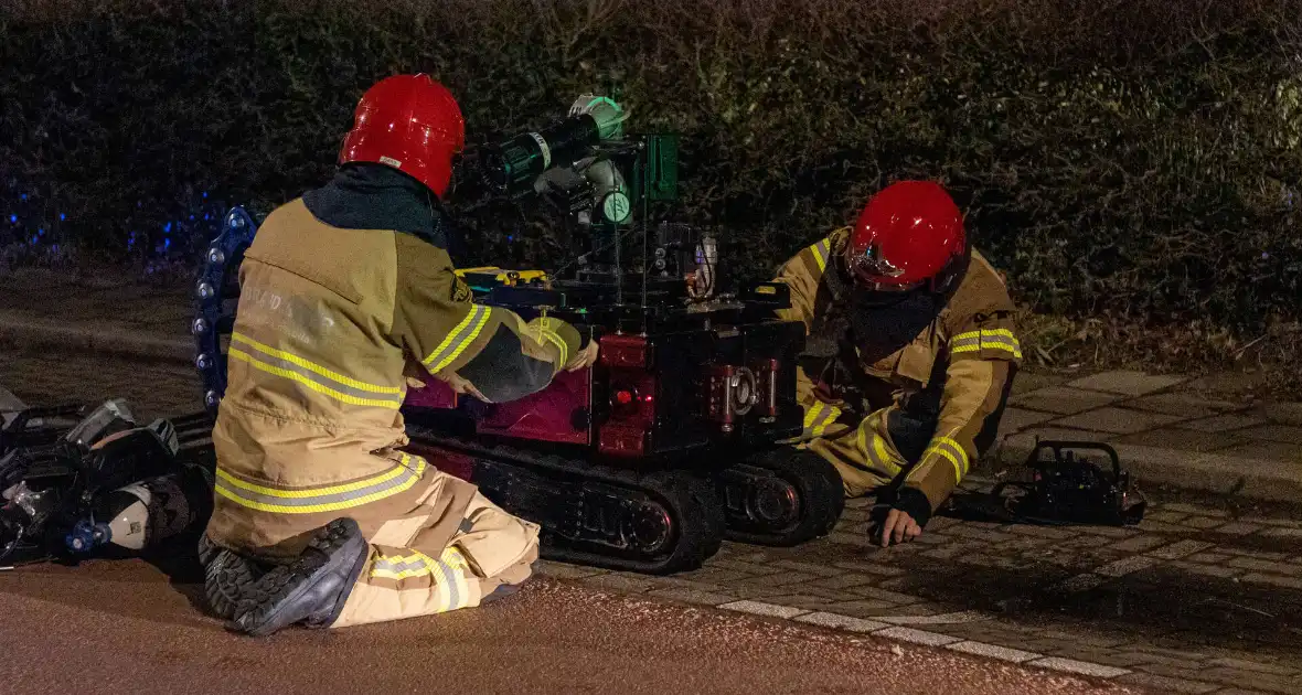 Flinke vlammen bij brand in gebouw - Foto 5