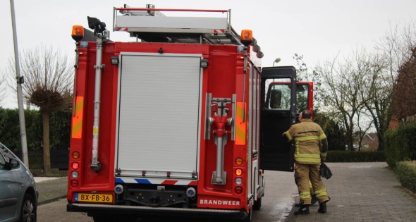 Brandweer stelt rolluik veilig