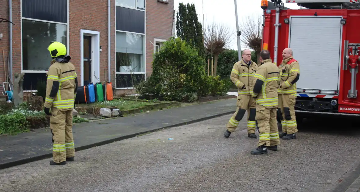 Brandweer stelt rolluik veilig - Foto 2