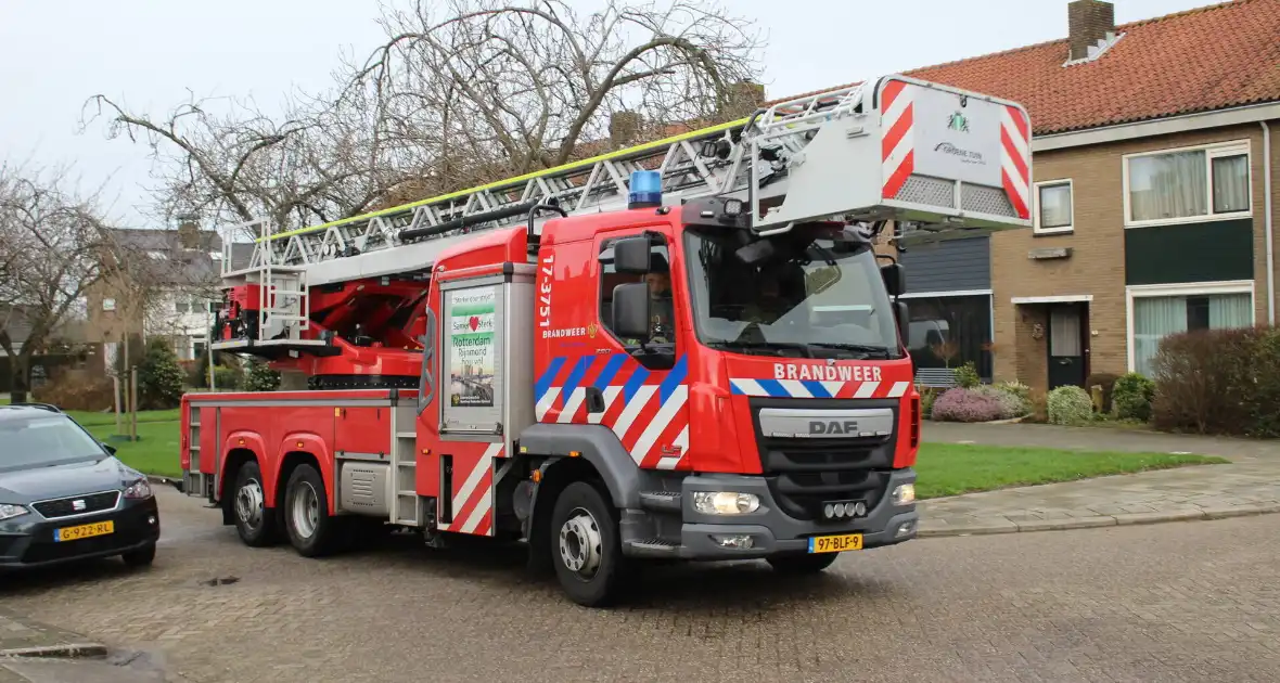 Brandweer stelt rolluik veilig - Foto 4