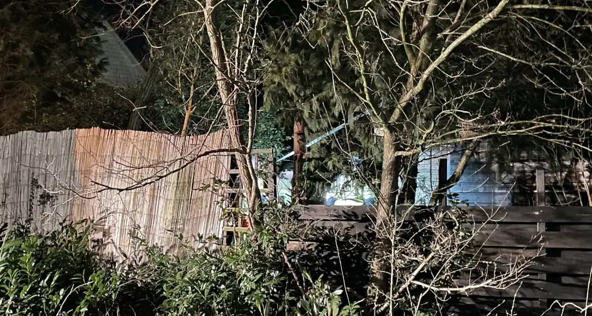 Brandweer stelt boom veilig