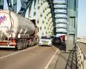 Drie auto betrokken bij kop-staart botsing IJsselbrug