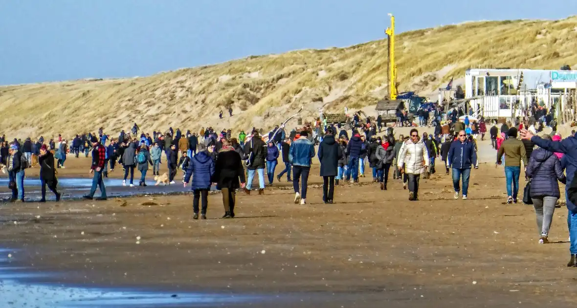 Grote drukte aan de kust - Foto 1