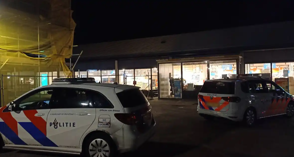 Politie doet onderzoek naar overval op Albert Heijn - Foto 5