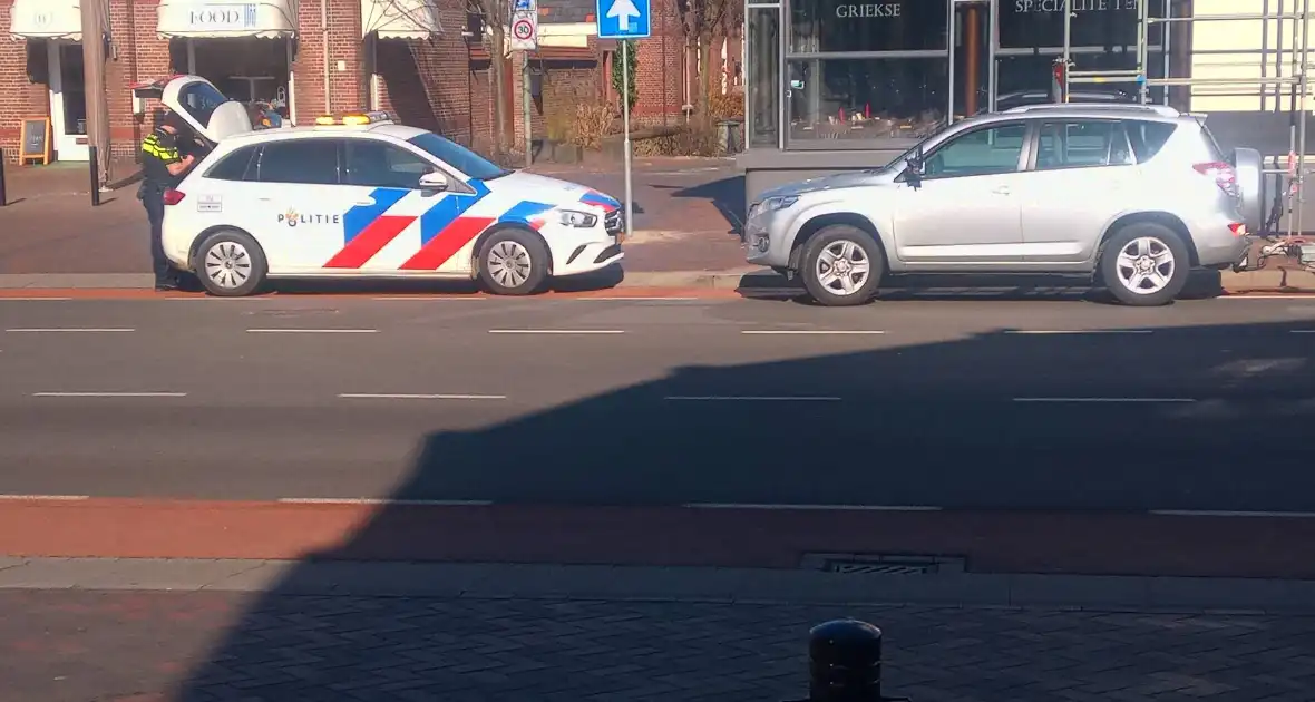 Auto met caravan in botsing met bestelbus - Foto 1