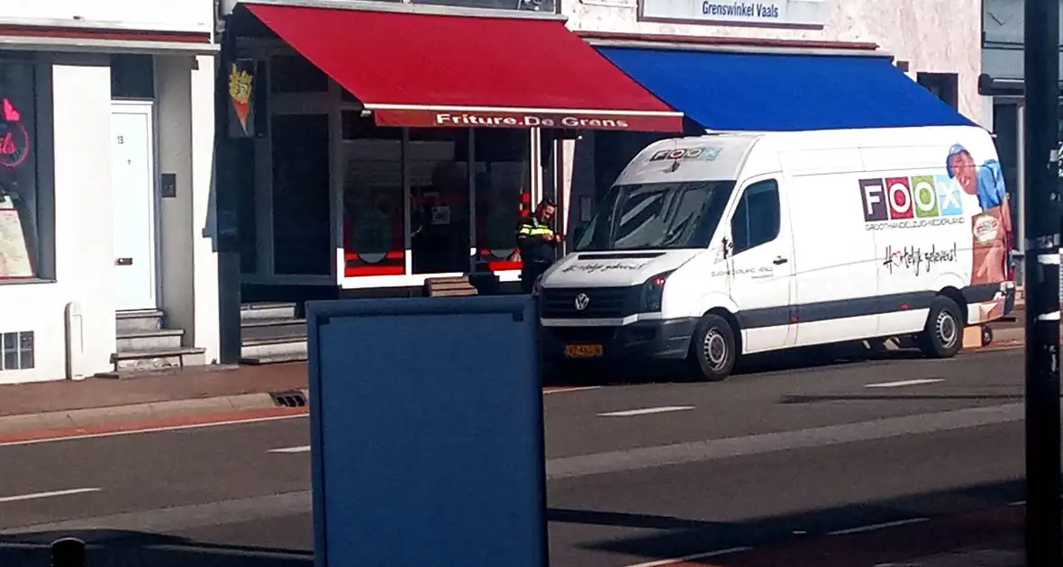 Auto met caravan in botsing met bestelbus - Foto 2