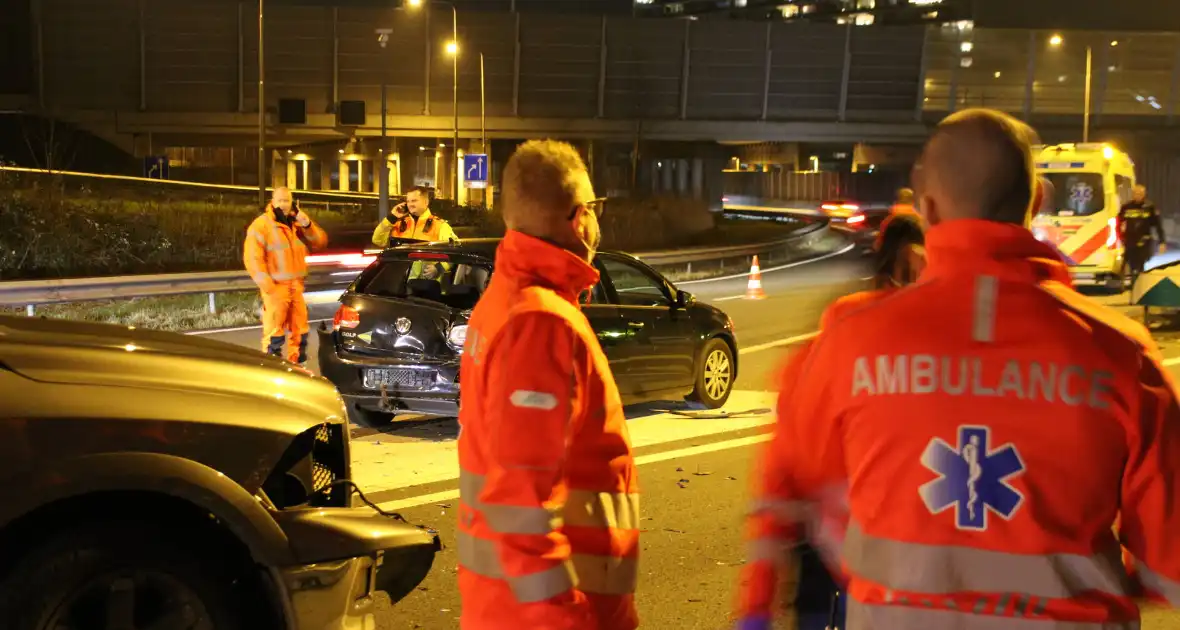 Drie voertuigen betrokken bij ongeval op snelweg - Foto 7