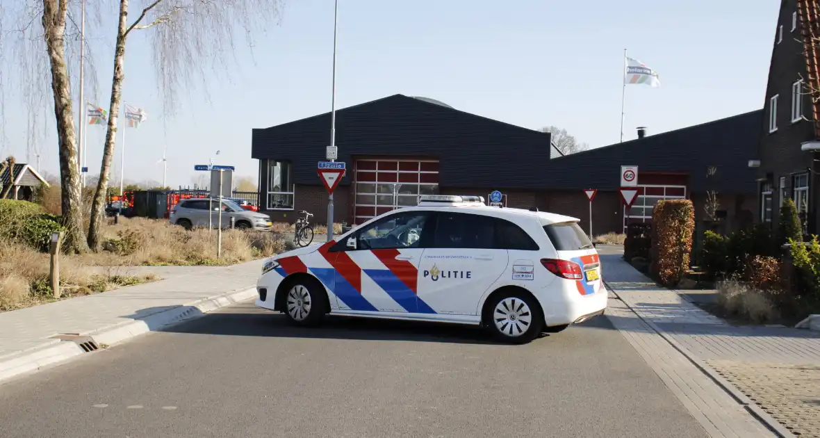 Politie zet arrestatieteam in voor persoon met wapen - Foto 1