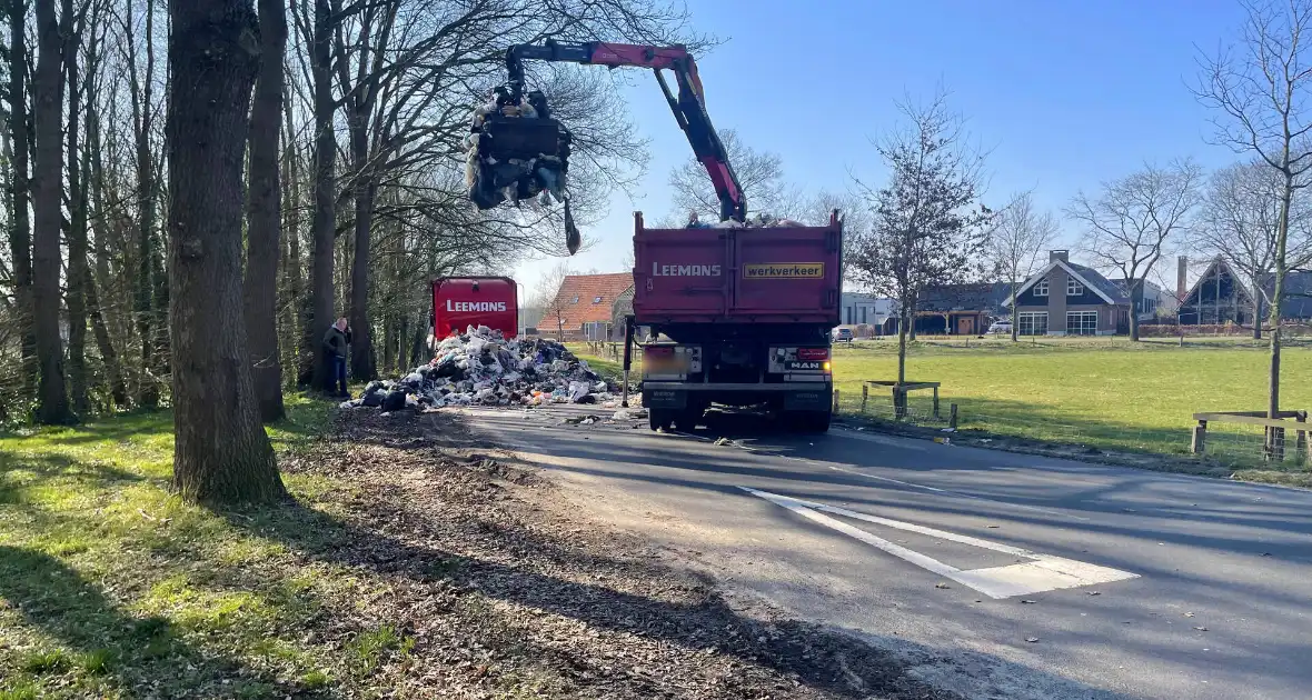 Brand in laadbak vuilniswagen snel ontdekt - Foto 1