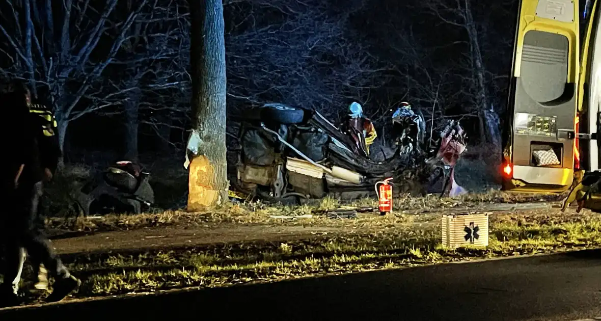 Persoon bekneld bij ernstig ongeval - Foto 4