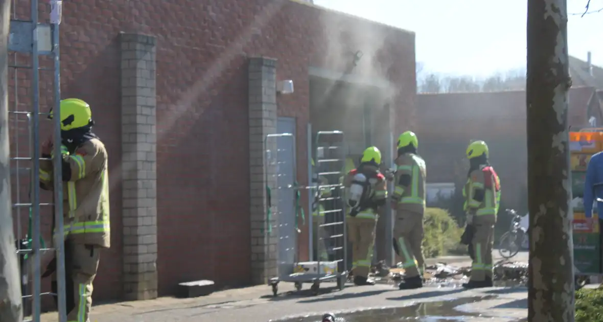 Supermarkt Albert Heijn ontruimd vanwege brand - Foto 1