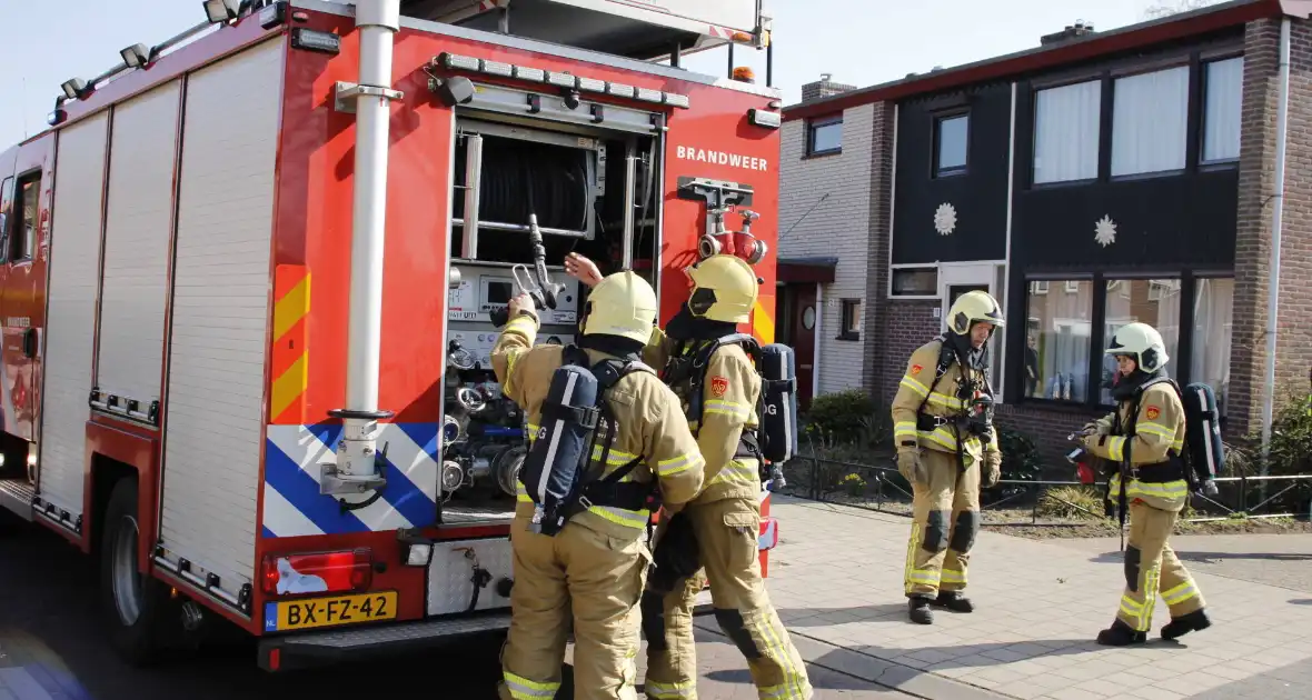 Onkruidbrander zet heg in brand - Foto 3