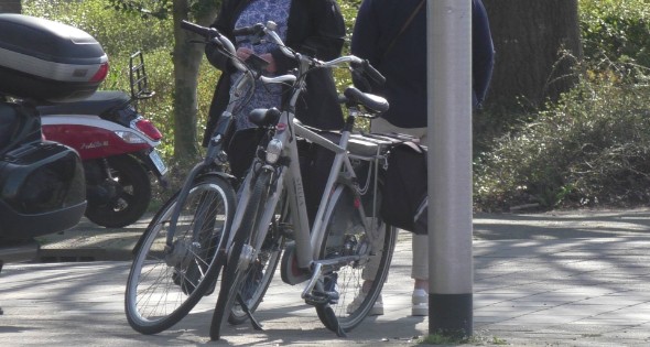 Gewonde na ongeval tussen twee fietsers - Afbeelding 1