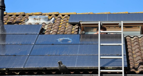 Brand op dak door zonnepanelen - Afbeelding 2