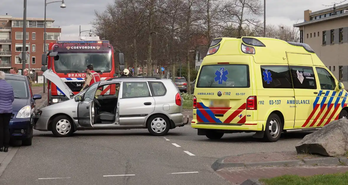 Automobiliste gewond bij aanrijding met andere auto