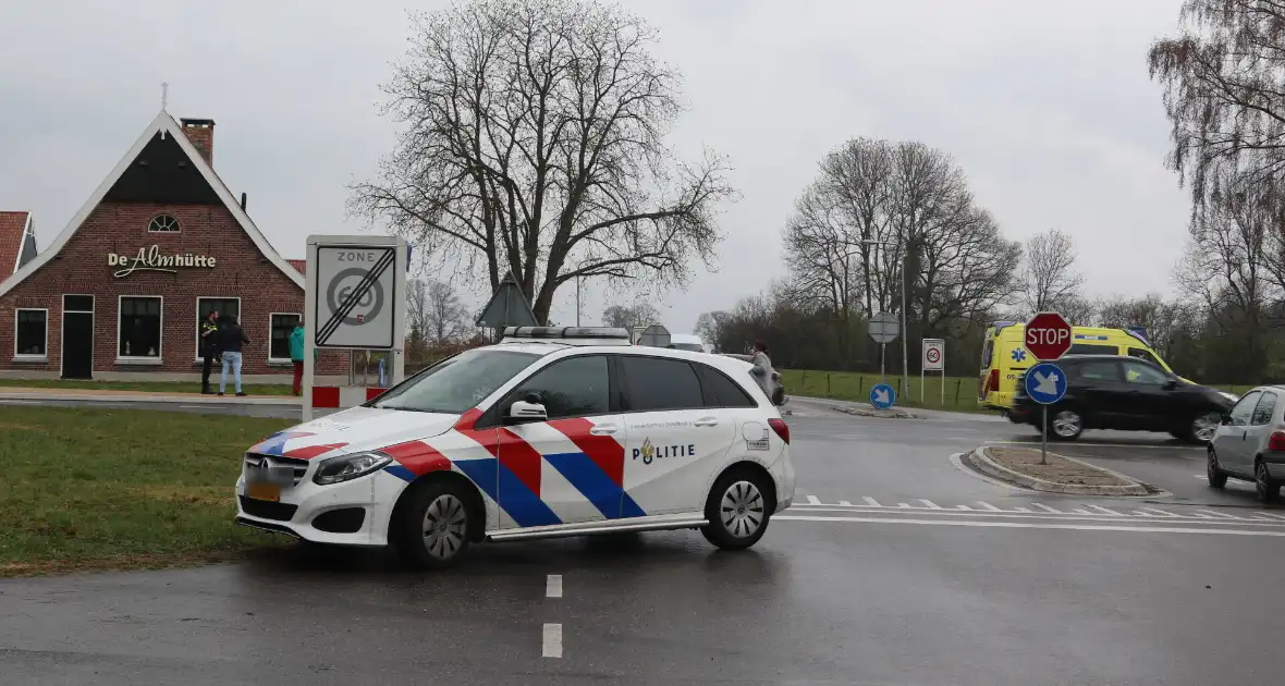 Persoon gewond bij aanrijding op kruising - Foto 6