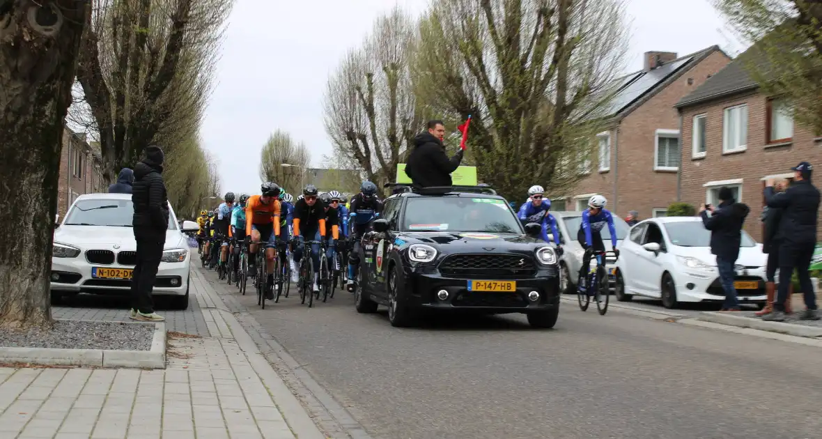 Volta Limburg Classic herenwedstrijd van start - Foto 3