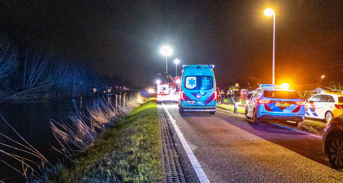 Auto belandt in sloot na wilde achtervolging - Foto 2